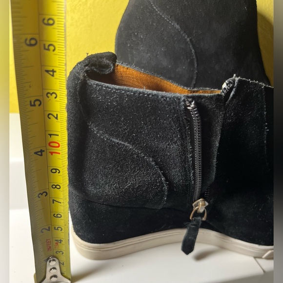 Linea Paola Black Suede Wedges w/ Zipper !! - Picture 8 of 10